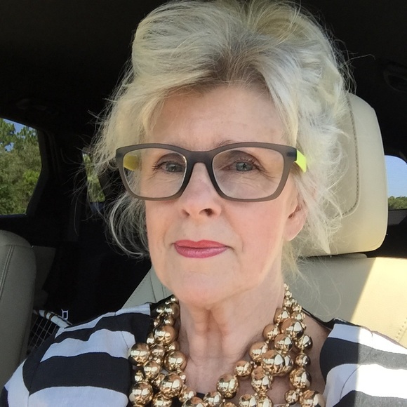 Meet your Posher, Tricia - Picture 1 of 10